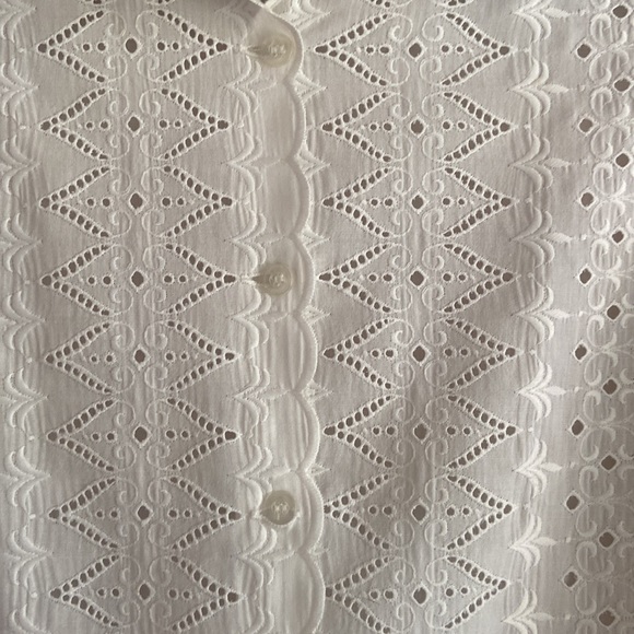 Vintage 60s/70s White Blouse with Eyelet Lace Details - Picture 3 of 5